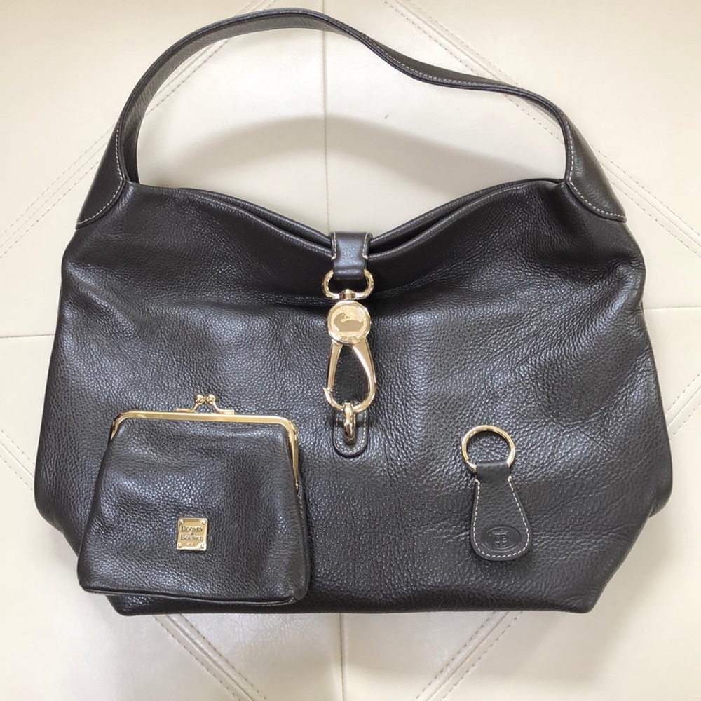 Dark brown Dooney Hobo! 👜💕💕!